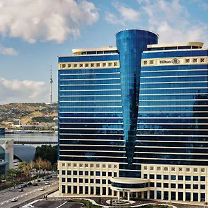 Hilton מלון